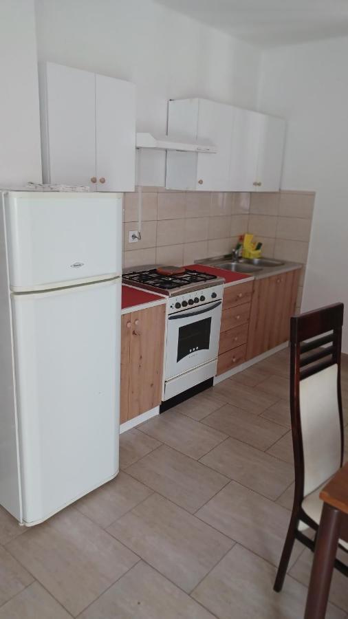 Mali Spas Pula Bagian luar foto